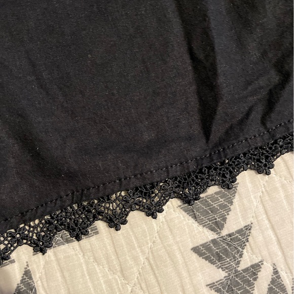 4 for $10 Time and Tru Black Linen Short with Lace Cuff size Medium 8-10 - Picture 3 of 6